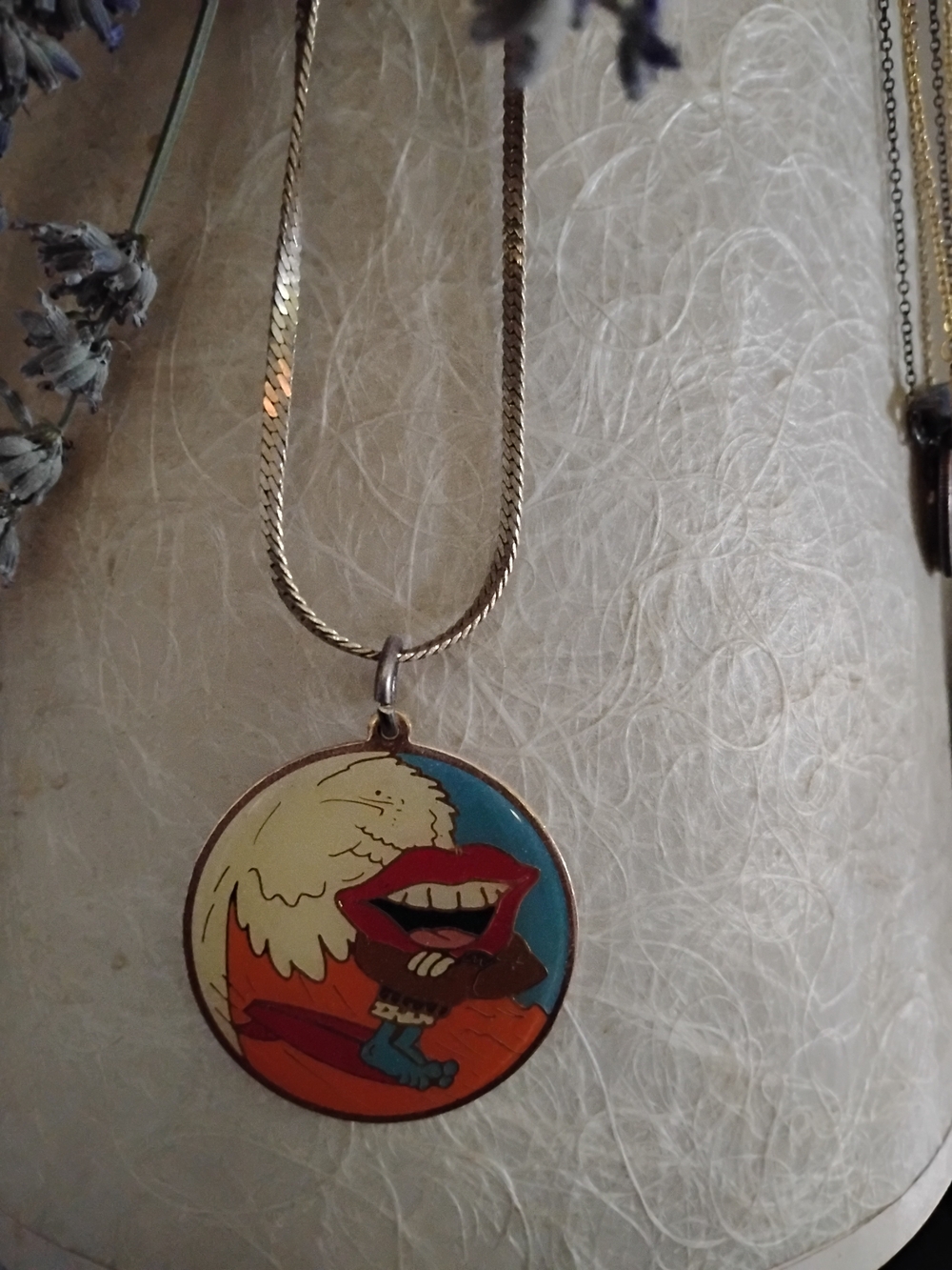 Vintage Weird Surfing Lips Enamel Pendant Necklace w/ chain